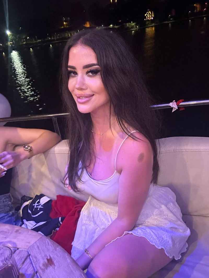Alexia - independent companion
