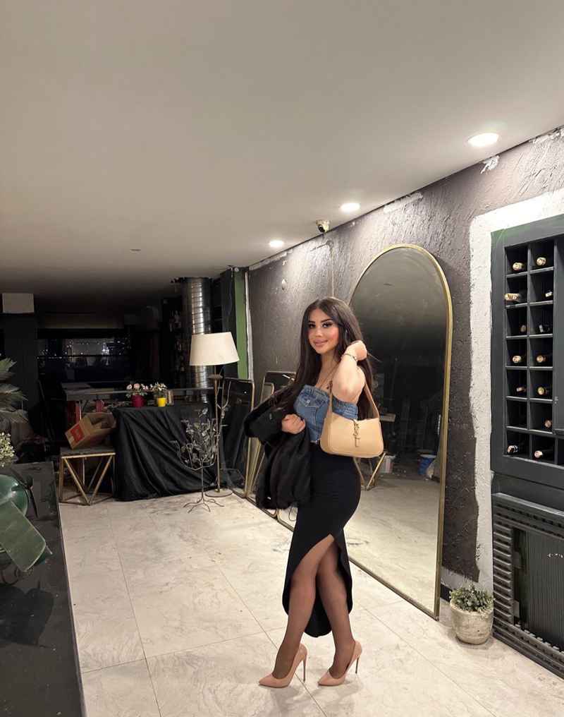 Alix - mature companion