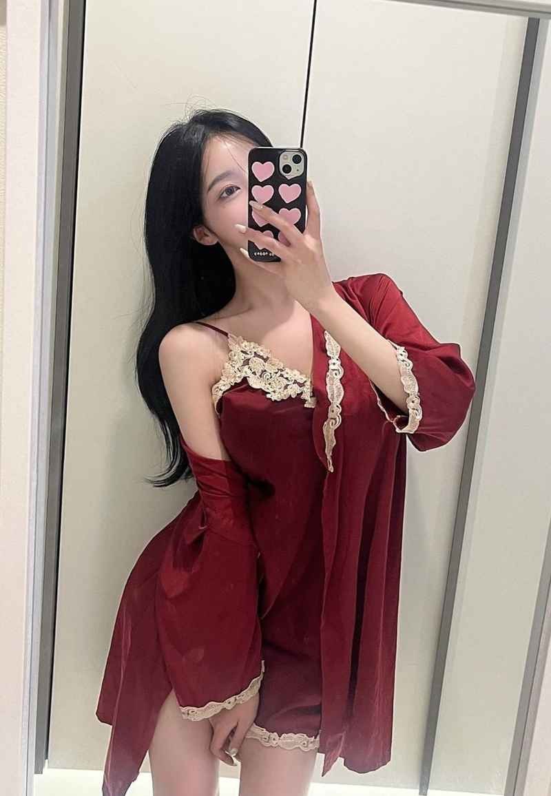 Violette - brunette