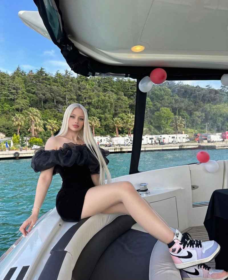 Isla - visiting