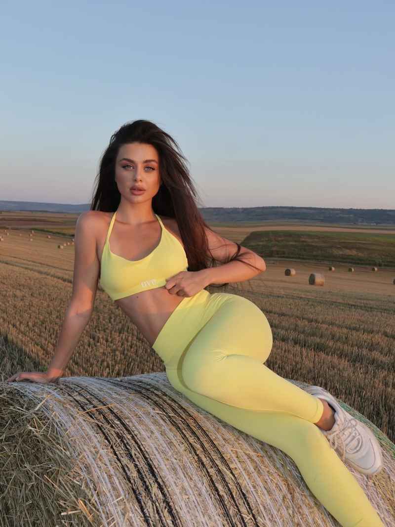 Heloise - brunette