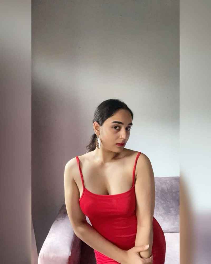 Nina - outcall available