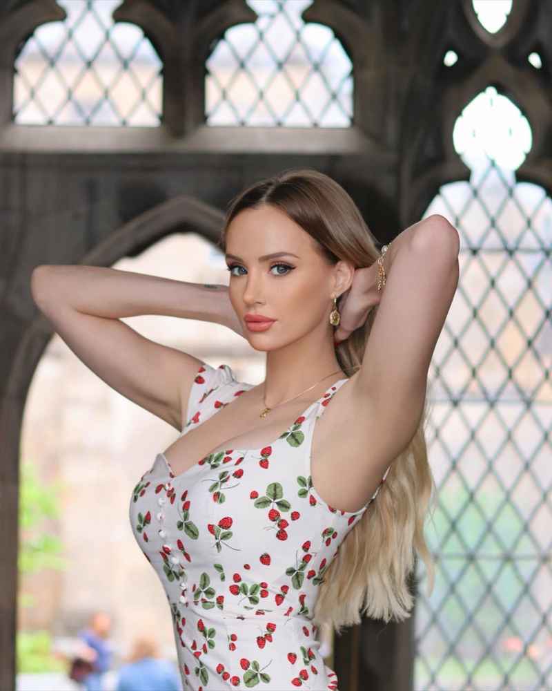 Penelope - independent companion