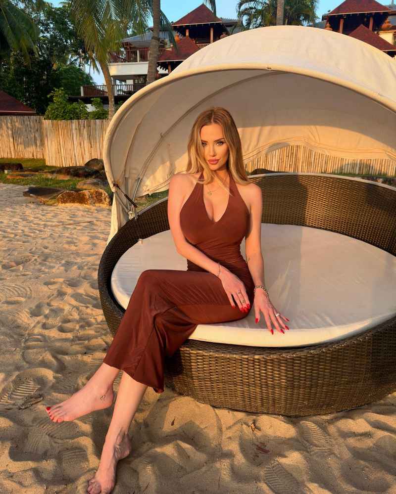 Mia - curvy