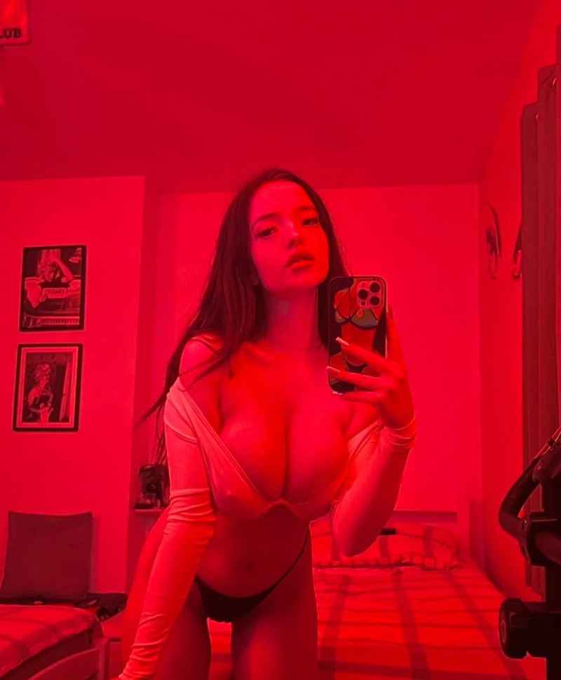 Mila - party girl
