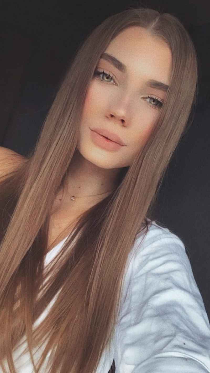 Alix - open minded