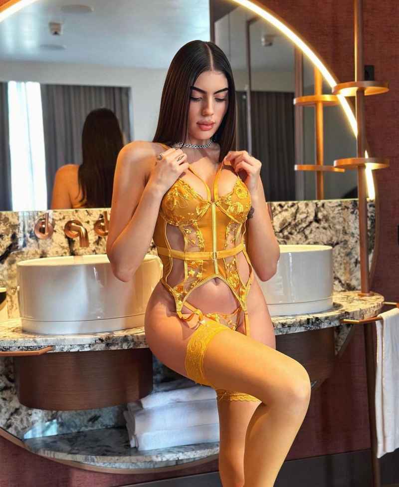 Paulette - mature companion