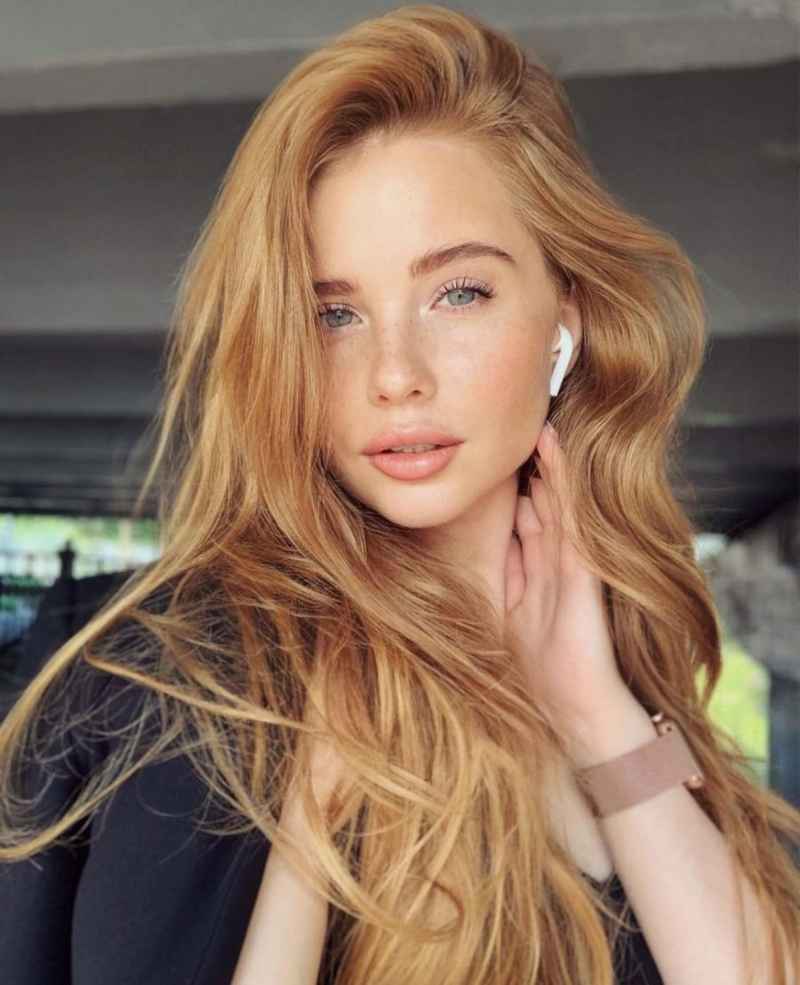 Sandra - mature companion