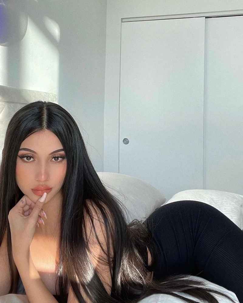 Michelle - mature companion