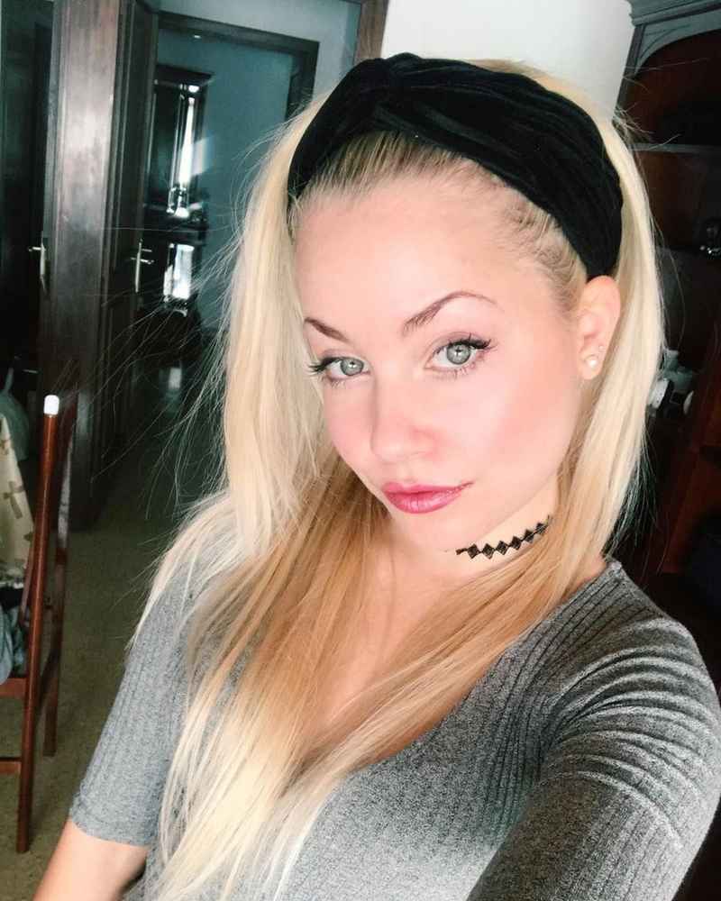Olivia - brunette