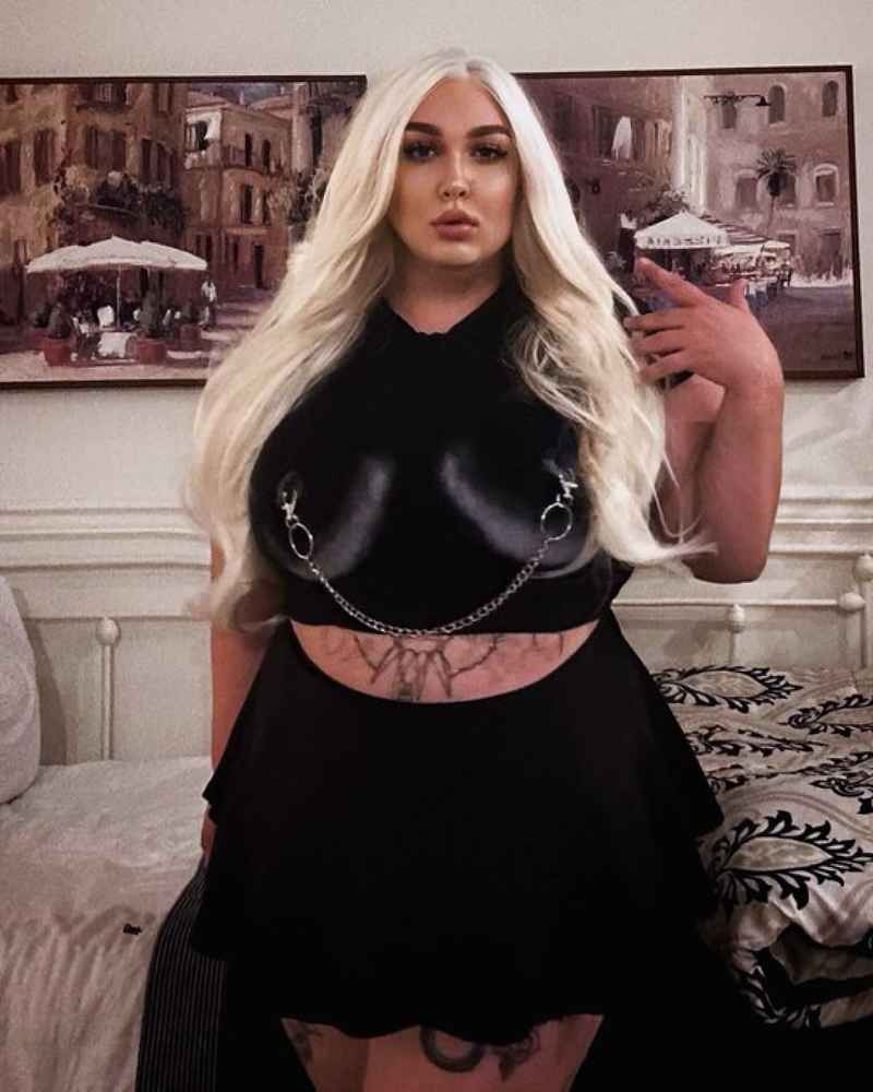 Elaine - curvy