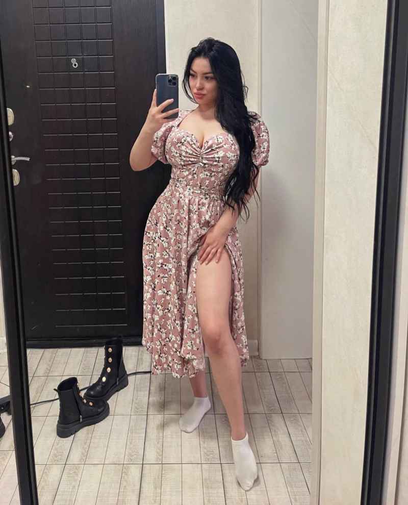 Roxane - independent companion
