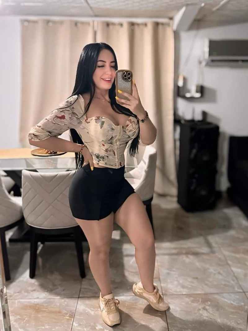 Penelope - brunette
