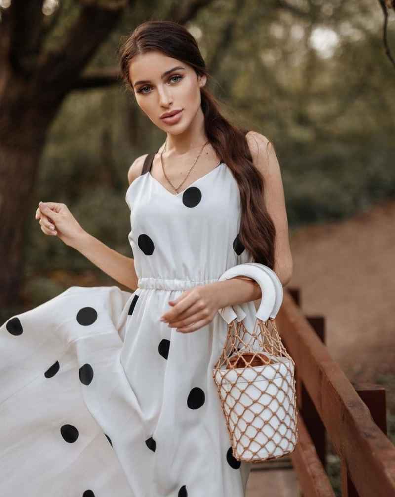 Charlotte - mature companion