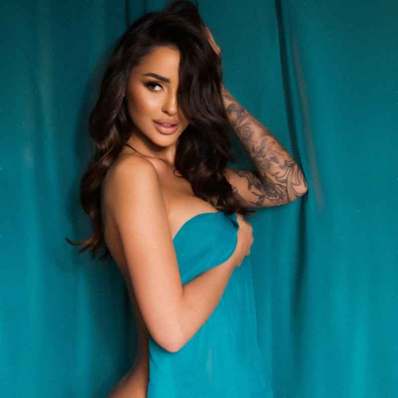 Brigid - brunette