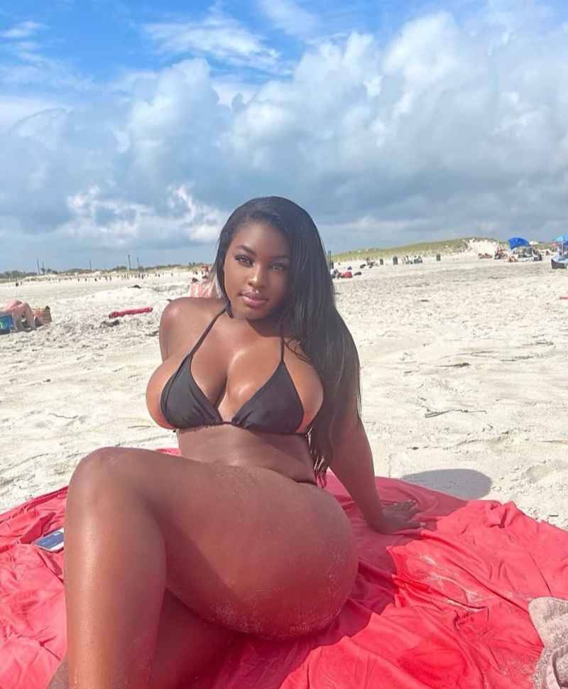 Dominique - brunette