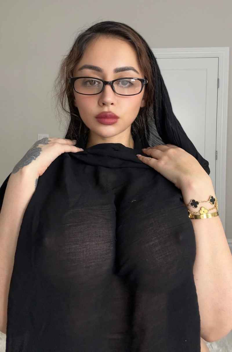 Nina - brunette
