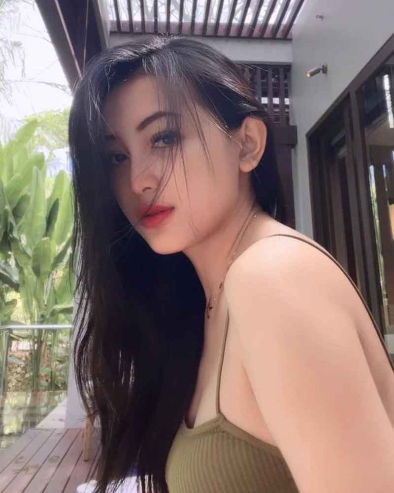 Karen - new in town