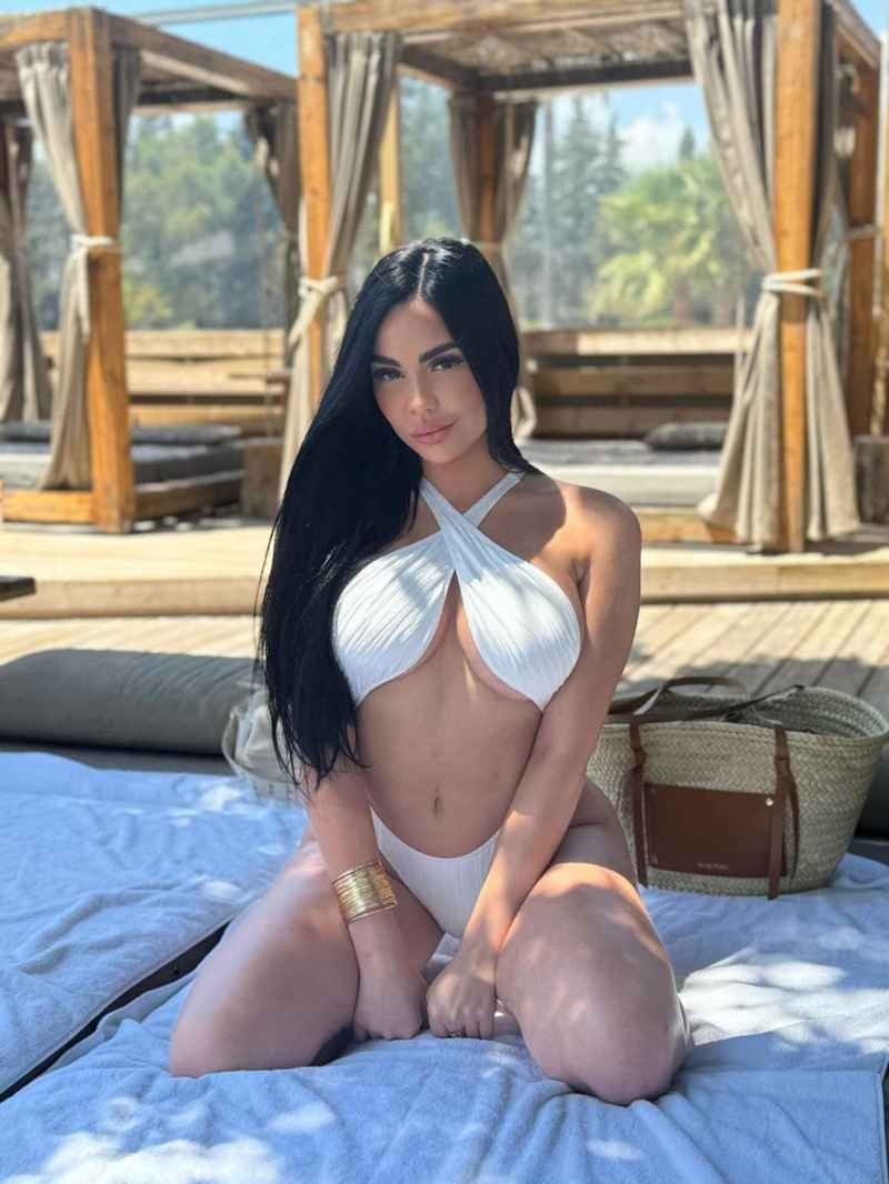 Sarah - touring