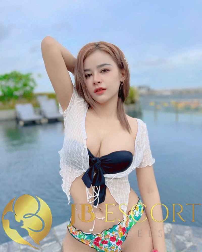 Odile - outcall available