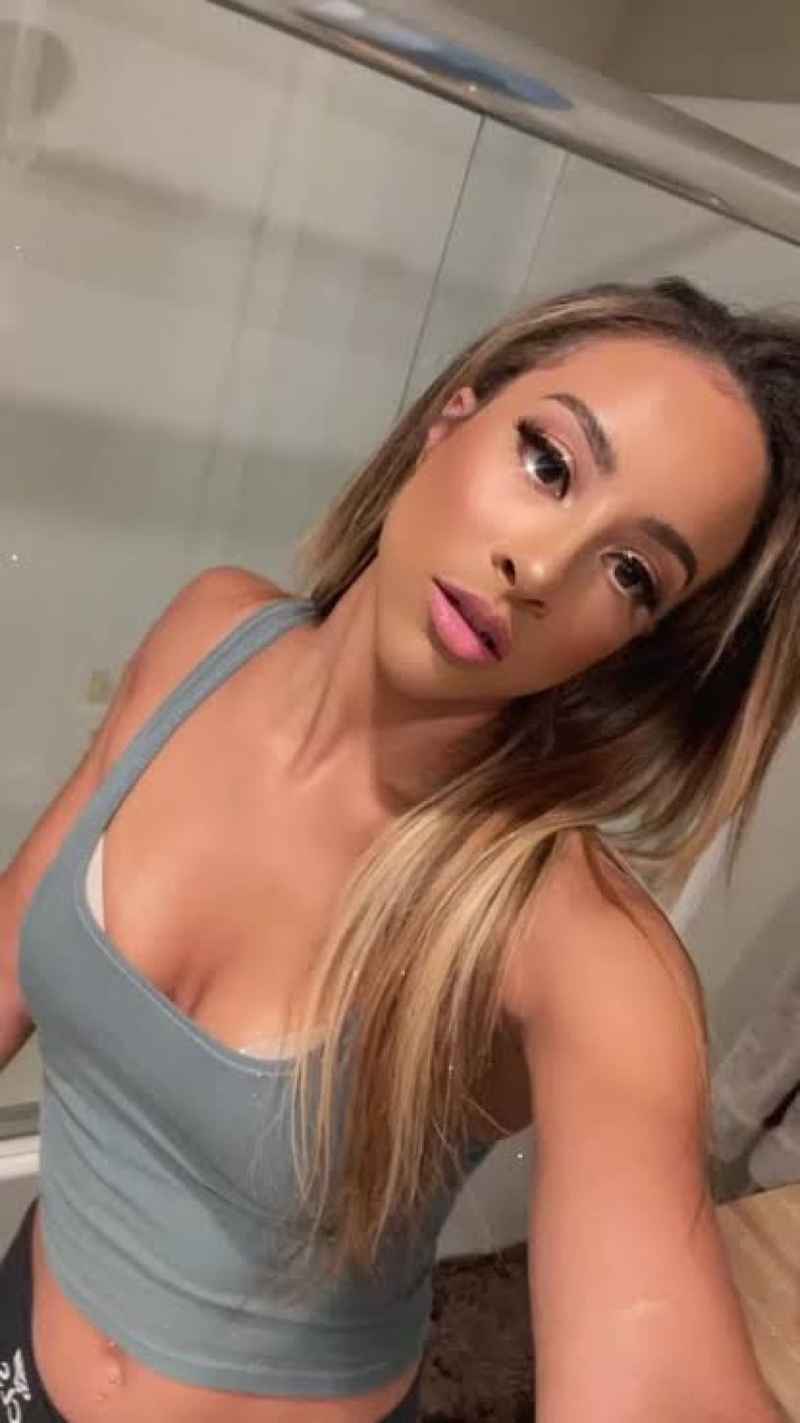 Emily - curvy