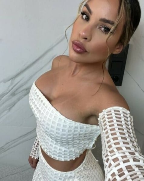 Clemence - brunette