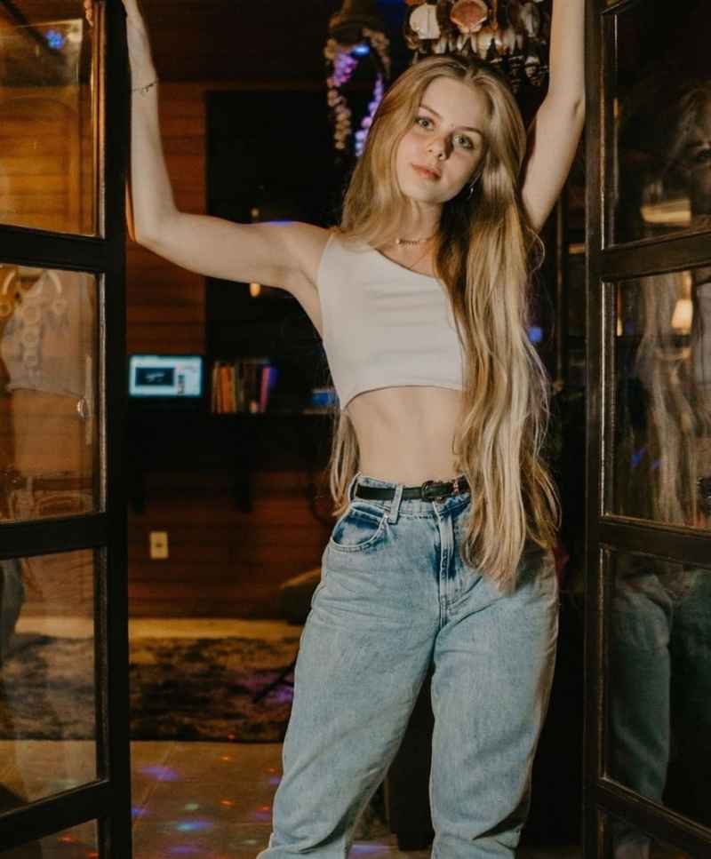 Agathe - local girl