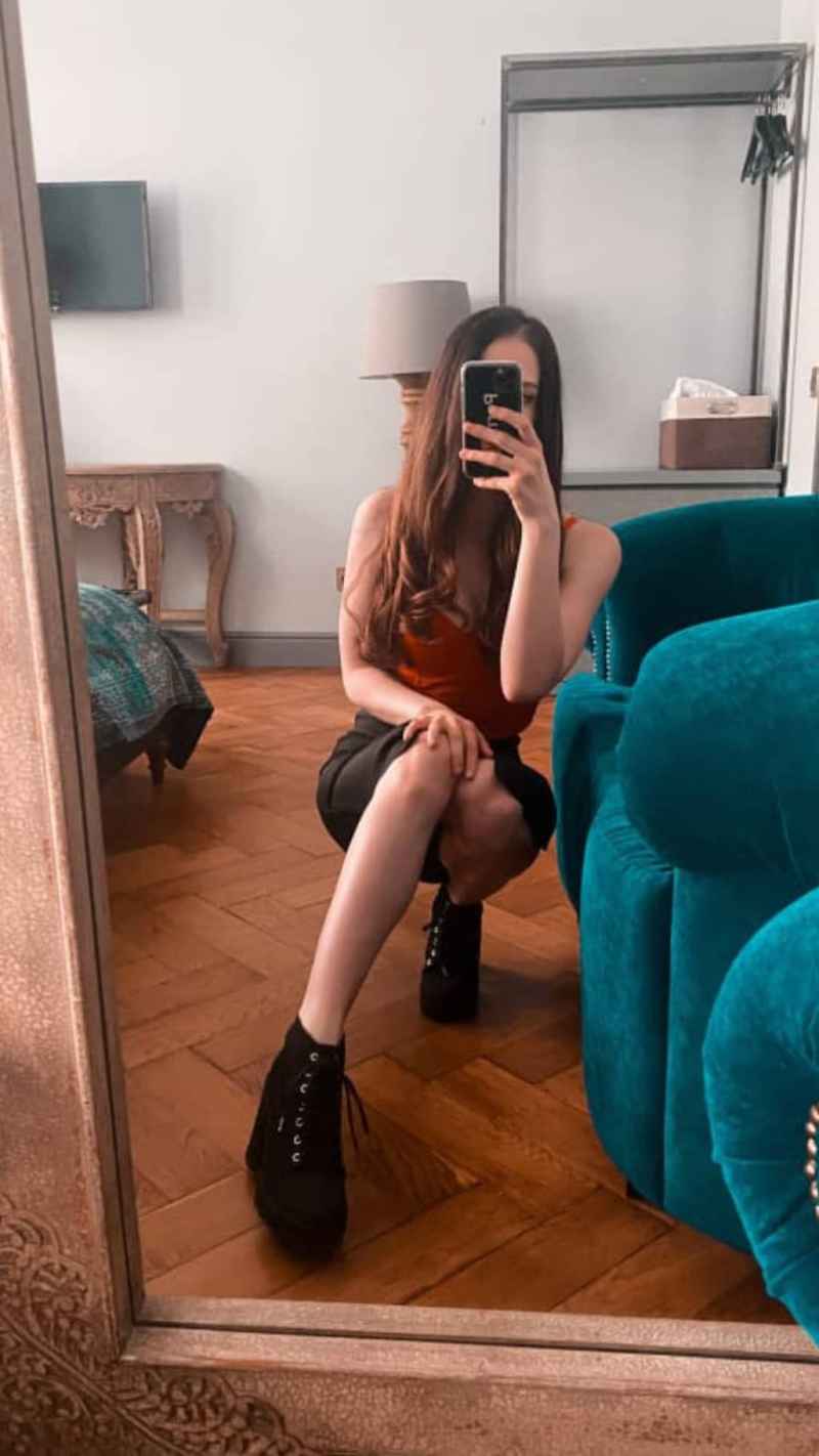 Olivia - open minded