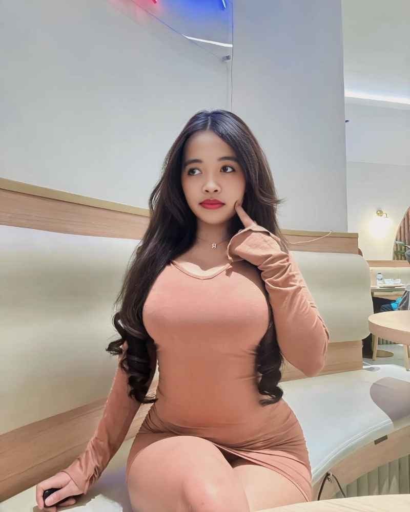 Eloise - new in town