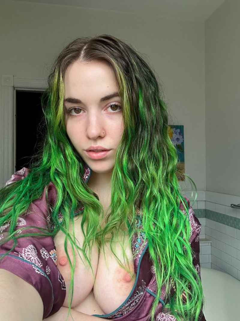 Olivia - mature companion