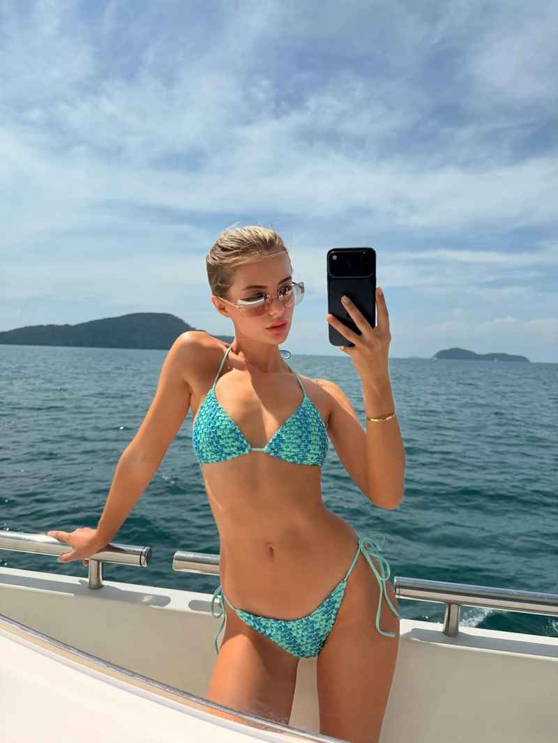 Eliza - mature companion