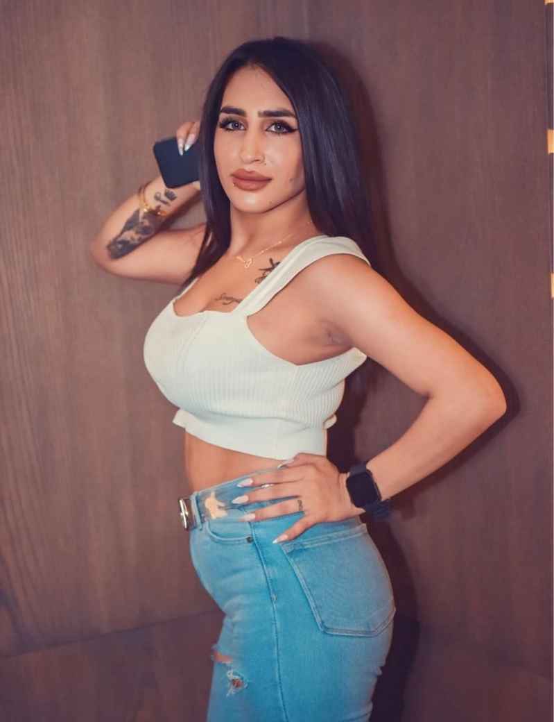 Francoise - curvy