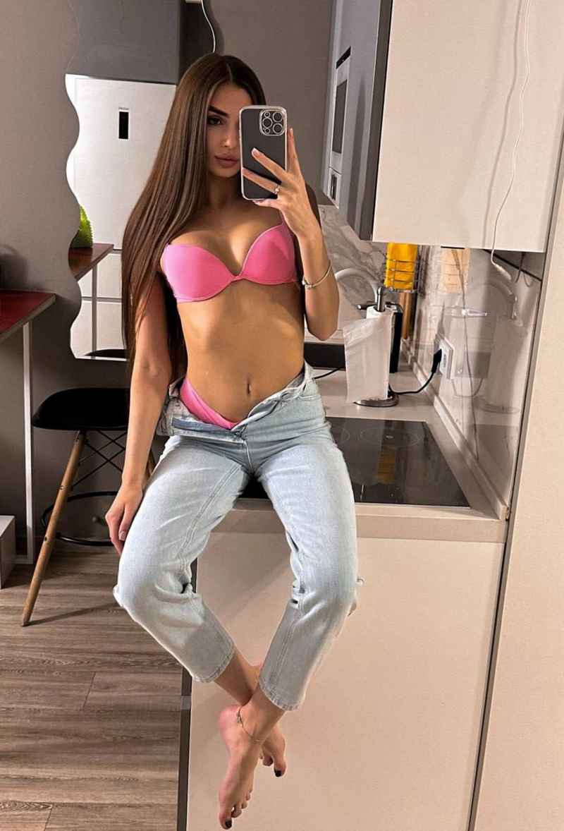 Agathe - discreet meetings