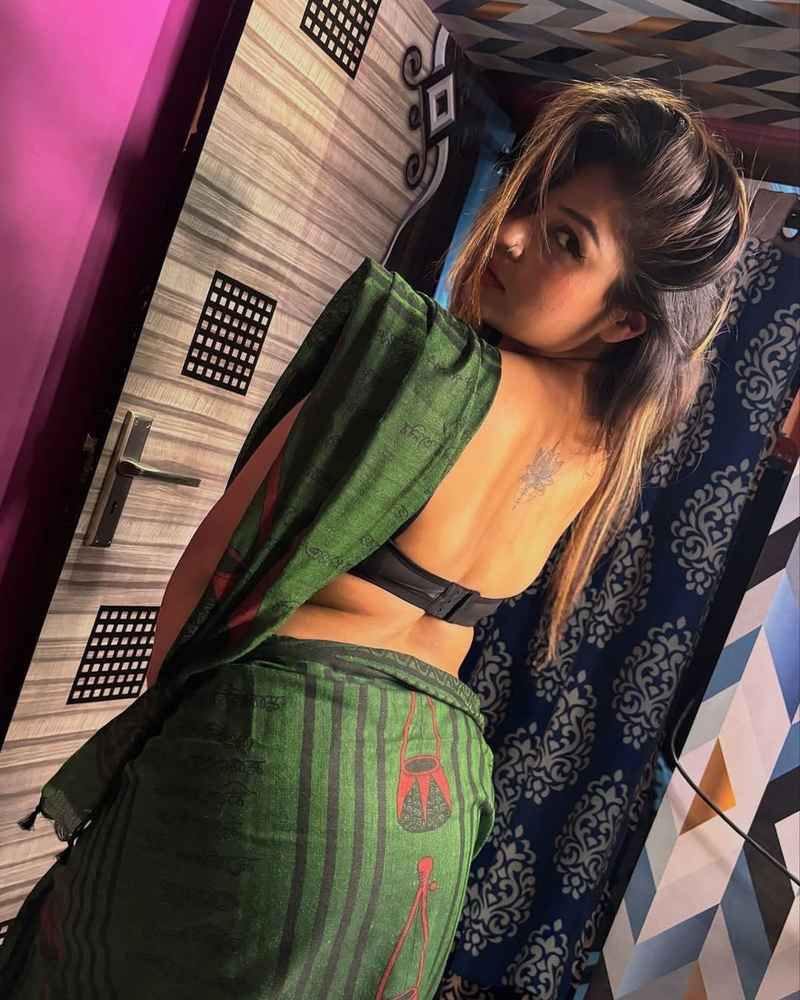 Amelia - open minded