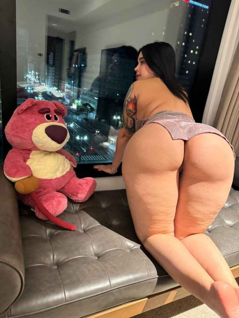 Stephanie - petite