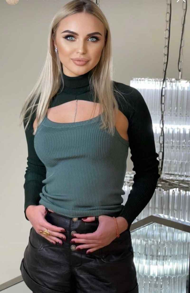 Tracy - mature companion