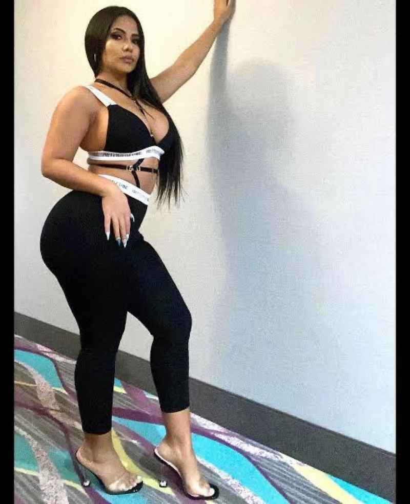 Genevieve - curvy