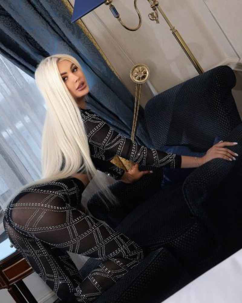 Ysaline - outcall available