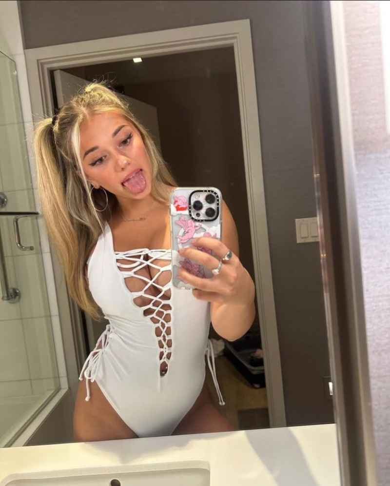 Claudette - outcall available