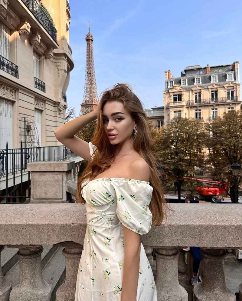 Sinead - independent companion