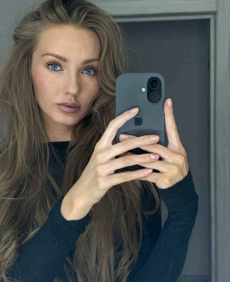 Marine - brunette