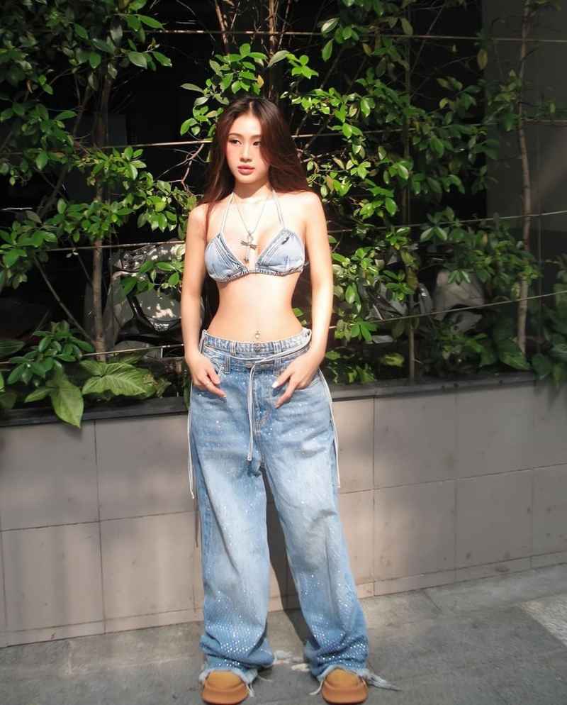 Apolline - independent companion