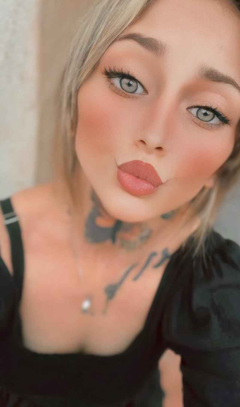 Antoinette - independent companion