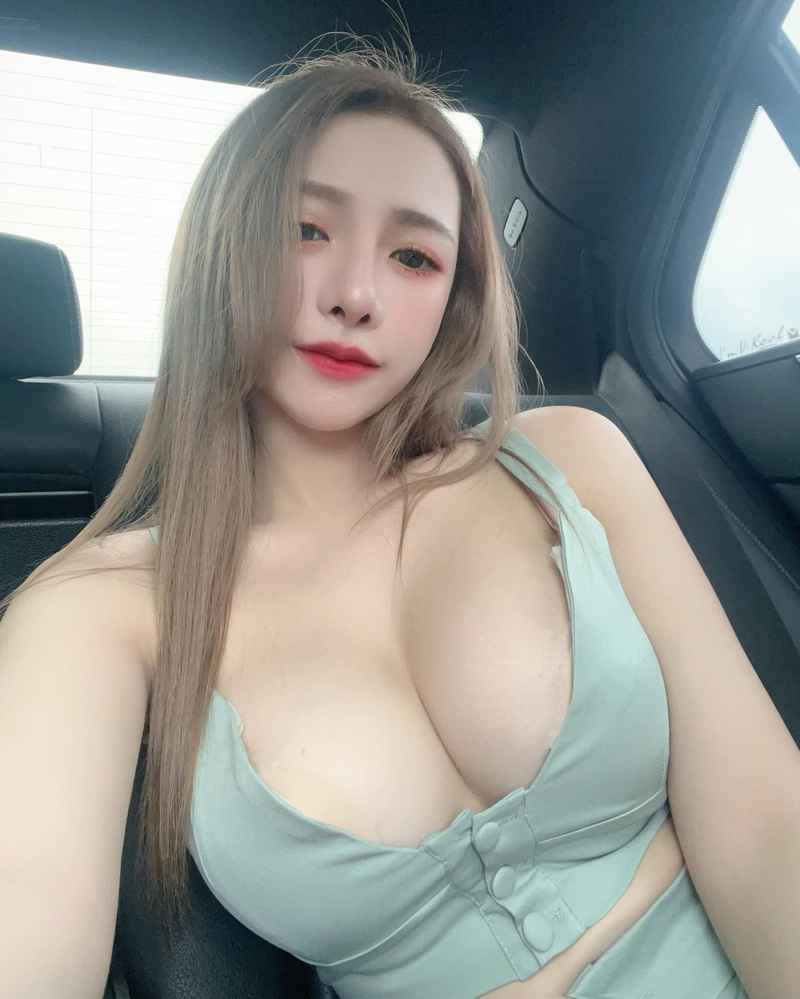 Ines - mature companion