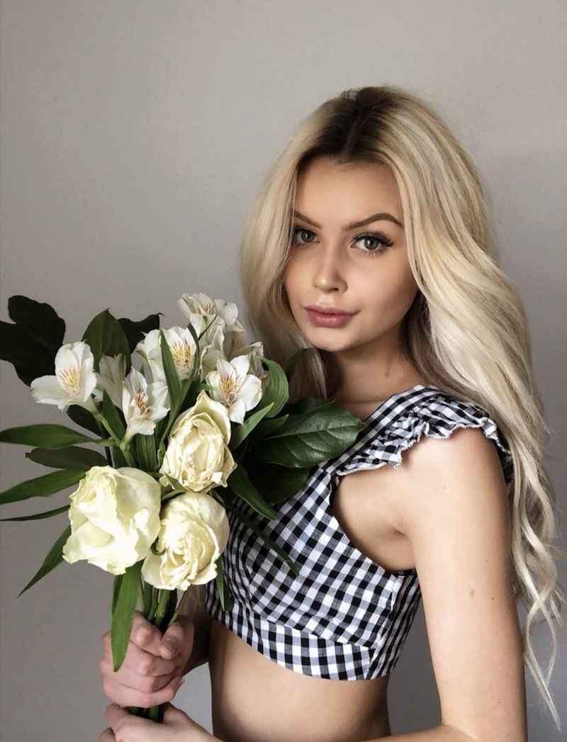 Isabelle - mature companion