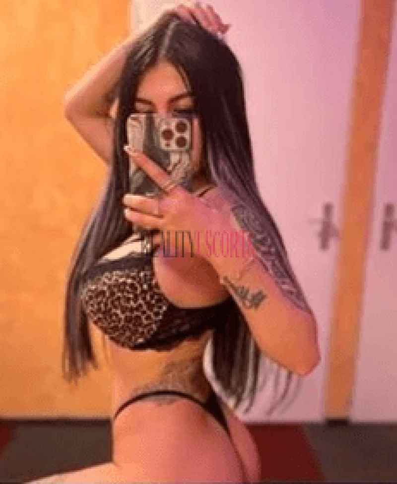 Stella - curvy