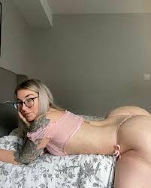 Suzanne - GFE