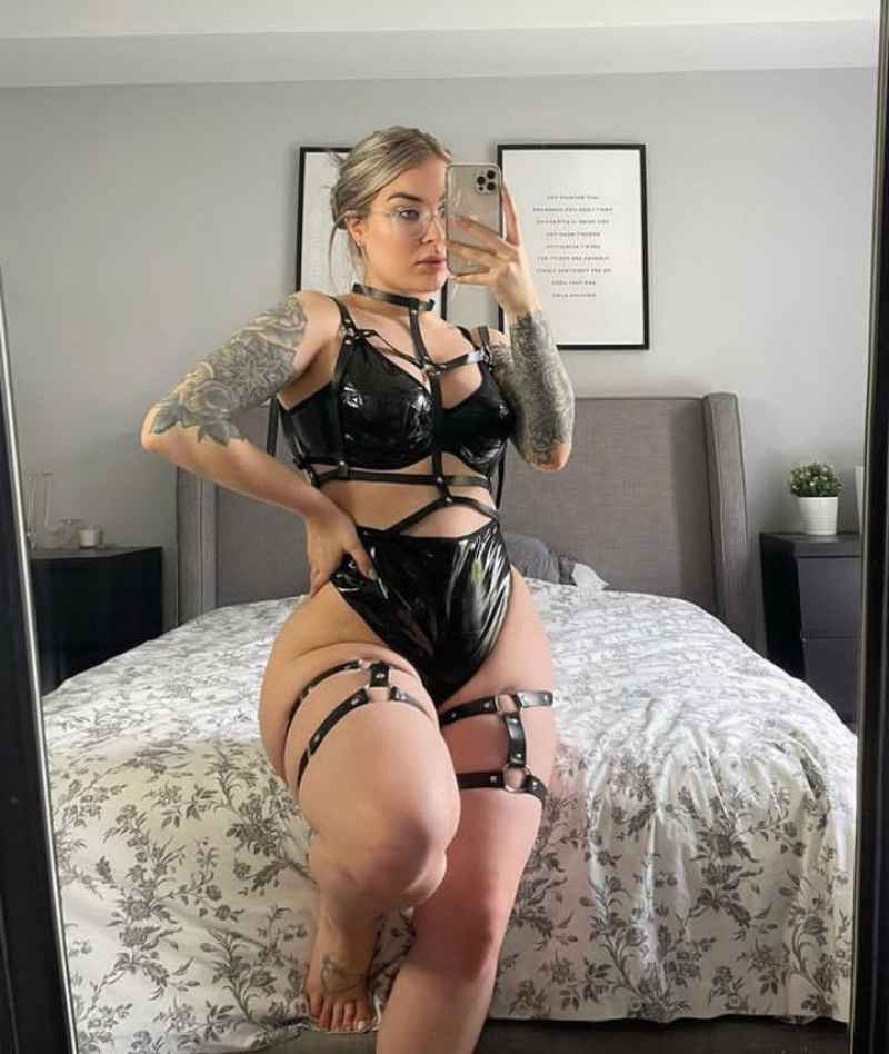 Ciara - mature companion