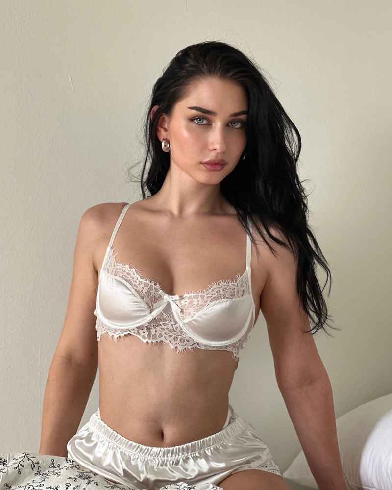 Anna - touring