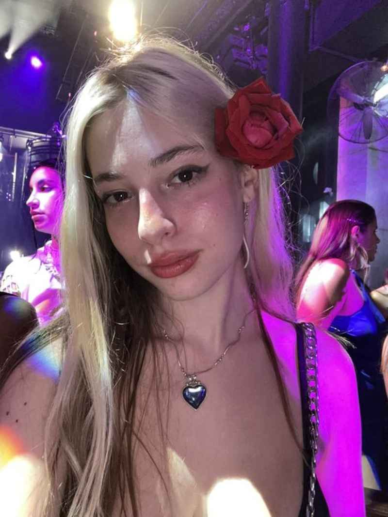Stephanie - independent companion